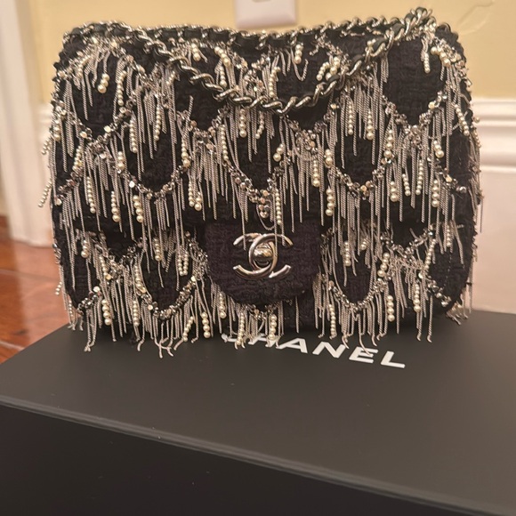 NWT LIMITED EDITION CHANEL SMALL FLAP BAG - Picture 1 of 7